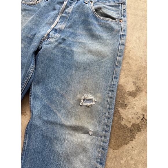 Vintage 90s Levi's 501 ButtonFly Distressed Straight Leg Denim Jeans Size 34x30 - Picture 8 of 8